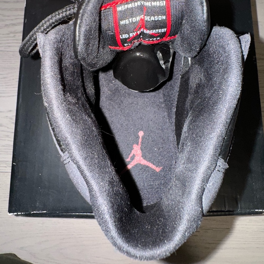 Jordan 11 Retro - Picture 6 of 8